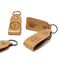 Porta chaves em pele personalizados